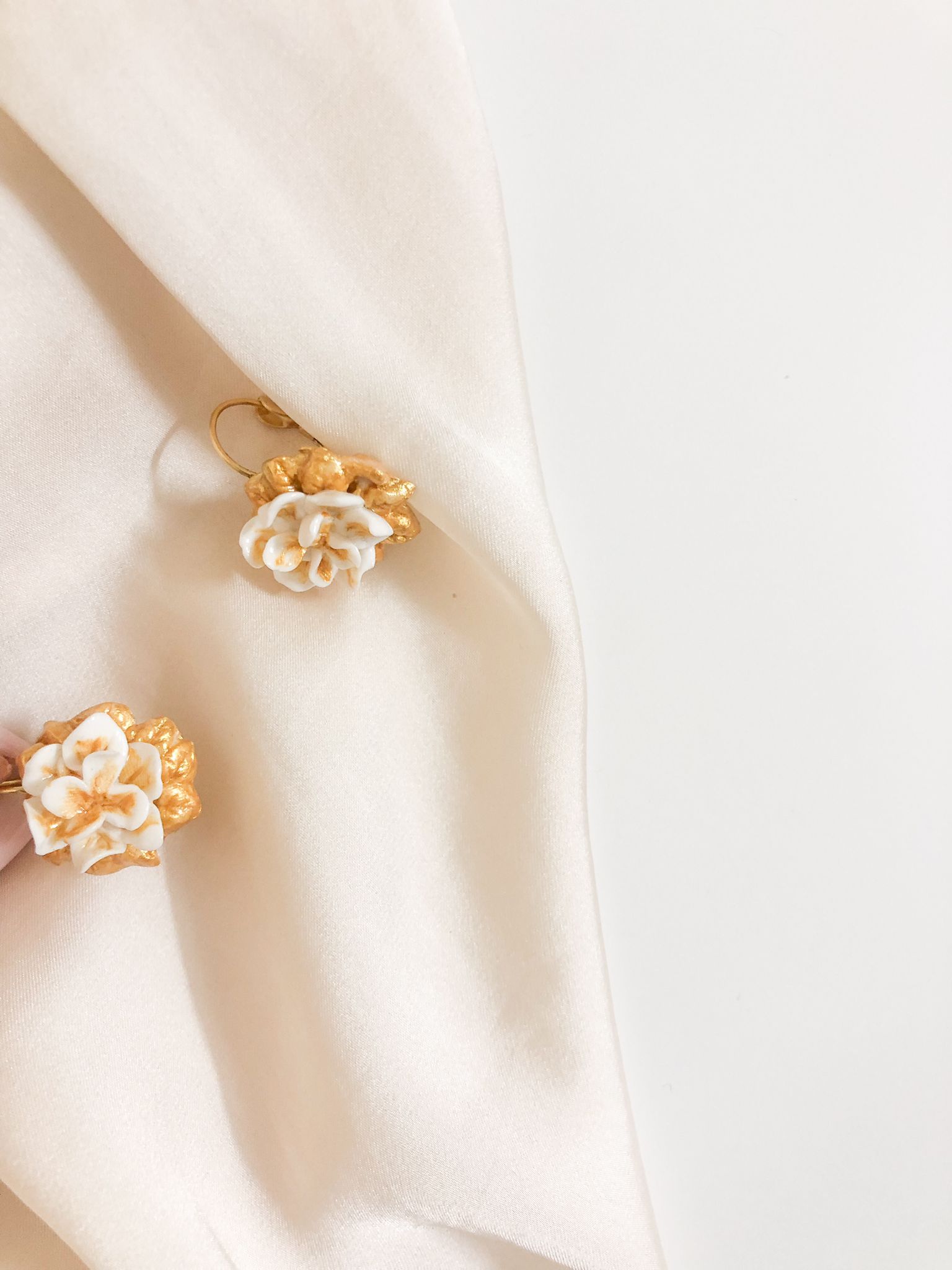 Brincos Flor com Moldura - Image 2