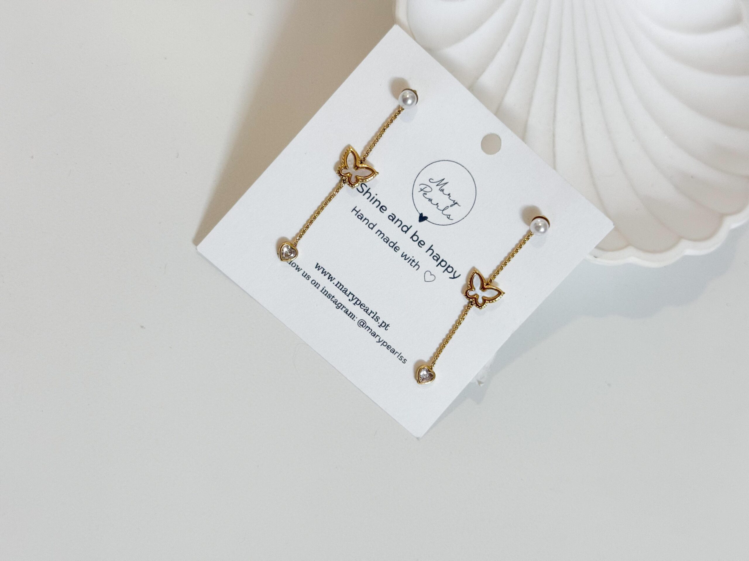 Brincos pendente borboleta