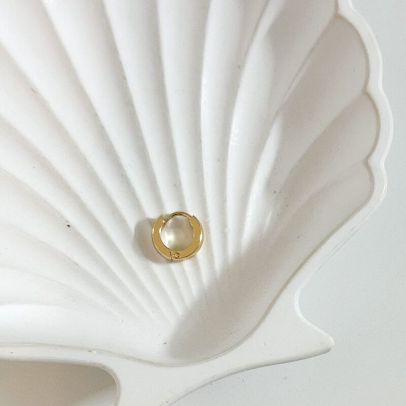 Argolas achatadas pequenas