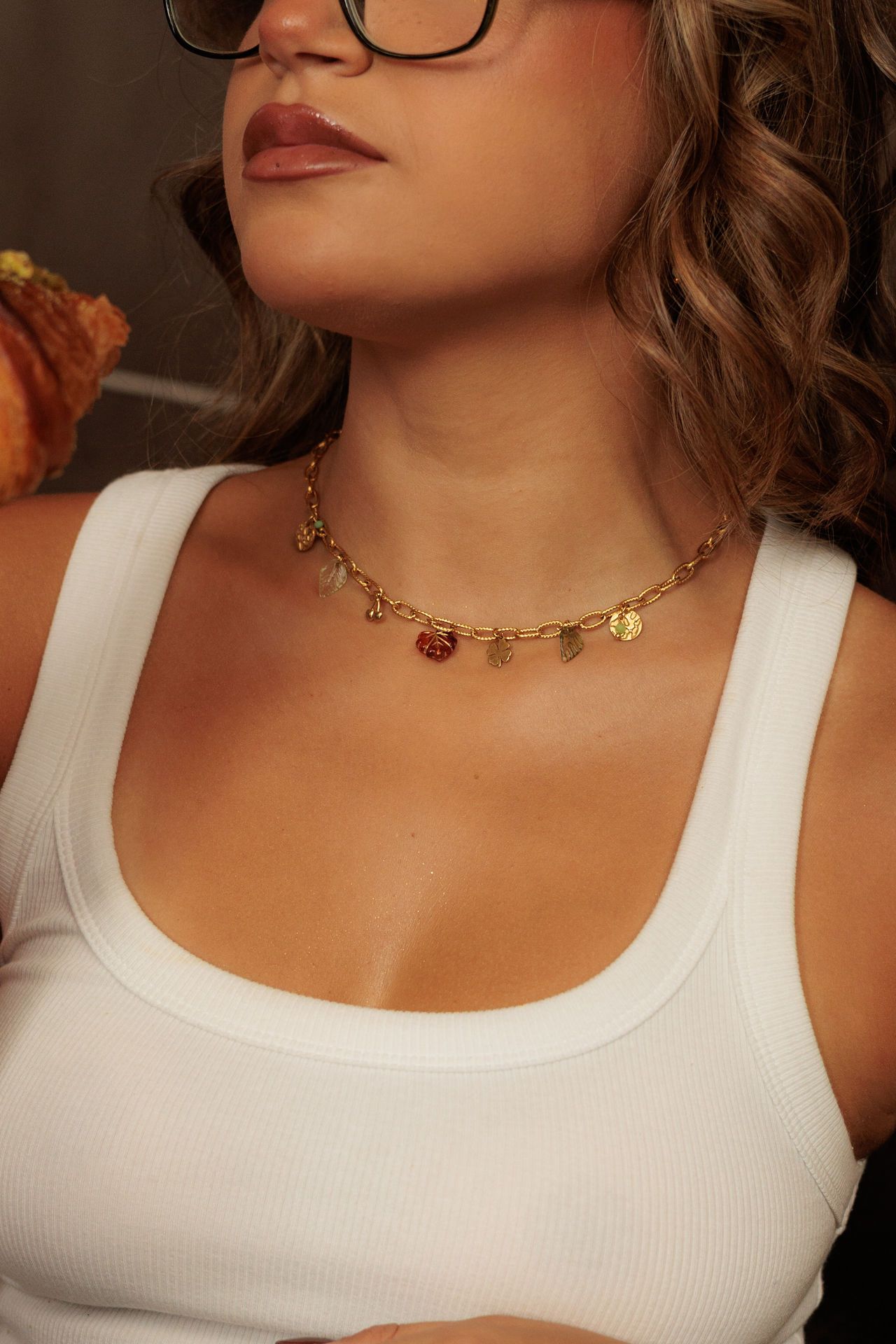 Colar Cream and Leaf