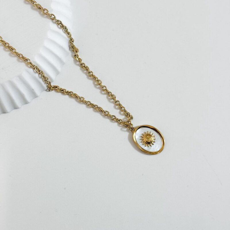Colar Medalhão Sol