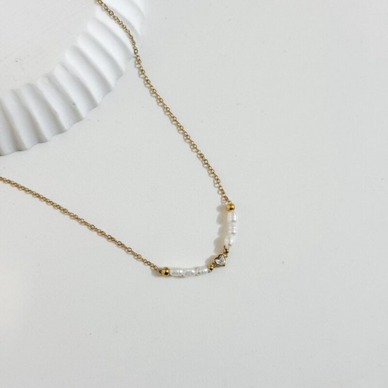 Colar Perolas e Coração