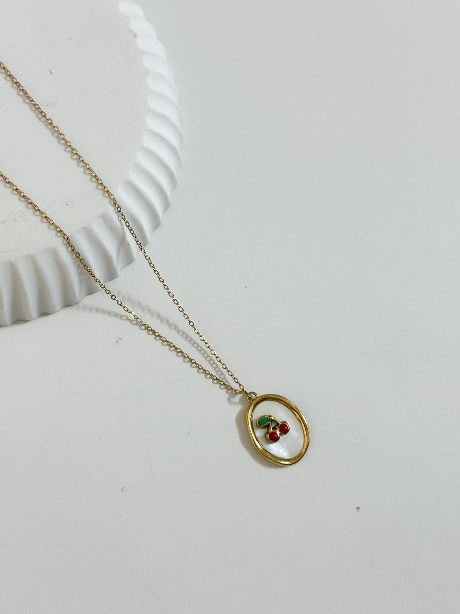 Colar Medalha Cereja