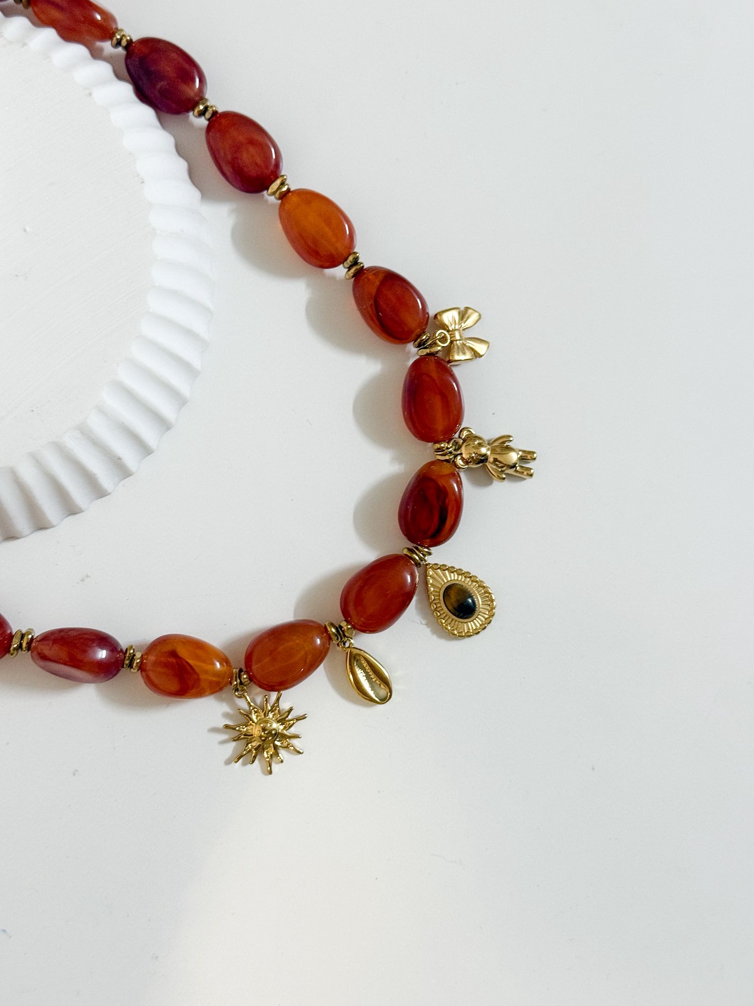 Colar Charms e Pedra Oval