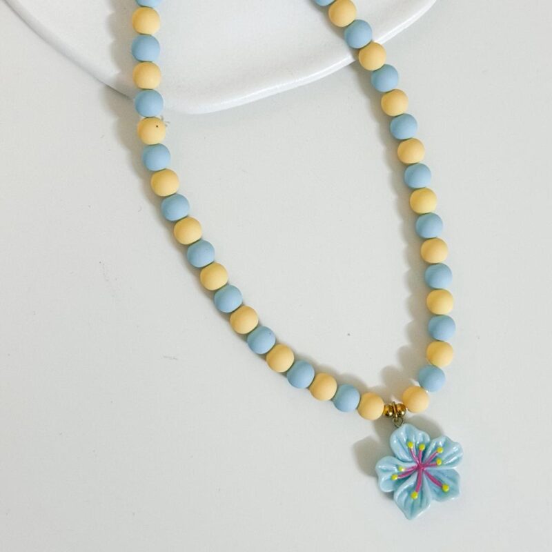 Colar Azul e Amarelo com Flor