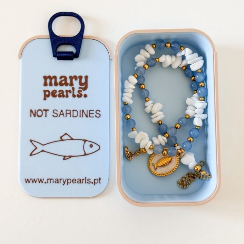Colar Medalha Sardinha + Porta-jóias Lata de Sardinha