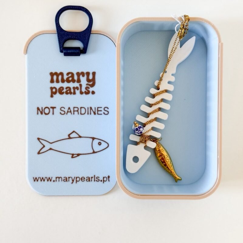 Colar Sardinha e Conta Azul + Porta-jóias Lata de Sardinhas + Sardinha para Colar